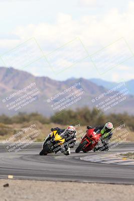 media/Nov-16-2025-Race Pace (Sun) [[8c5fa54630]]/Non Verified Riders (1st 20 Minutes)/5-Turn 15 (110pm)/